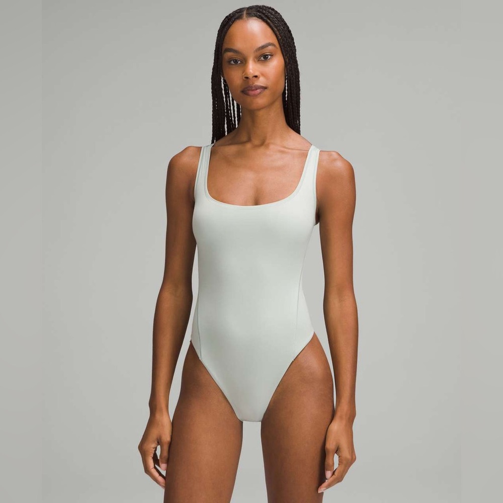 Lululemon Wundermost Ultra-Soft Nulu Square-Neck Sleeveless Bodysuit
Jade Grey